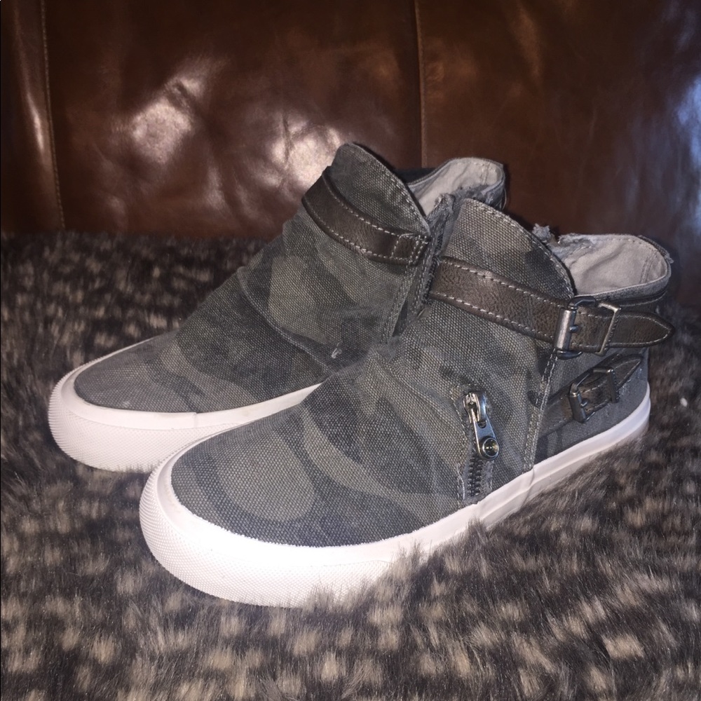 Women’s Blowfish Mondo Grey Camp Canvas Sneakers